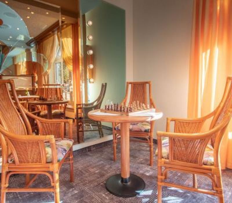 Restaurant mit Stühle