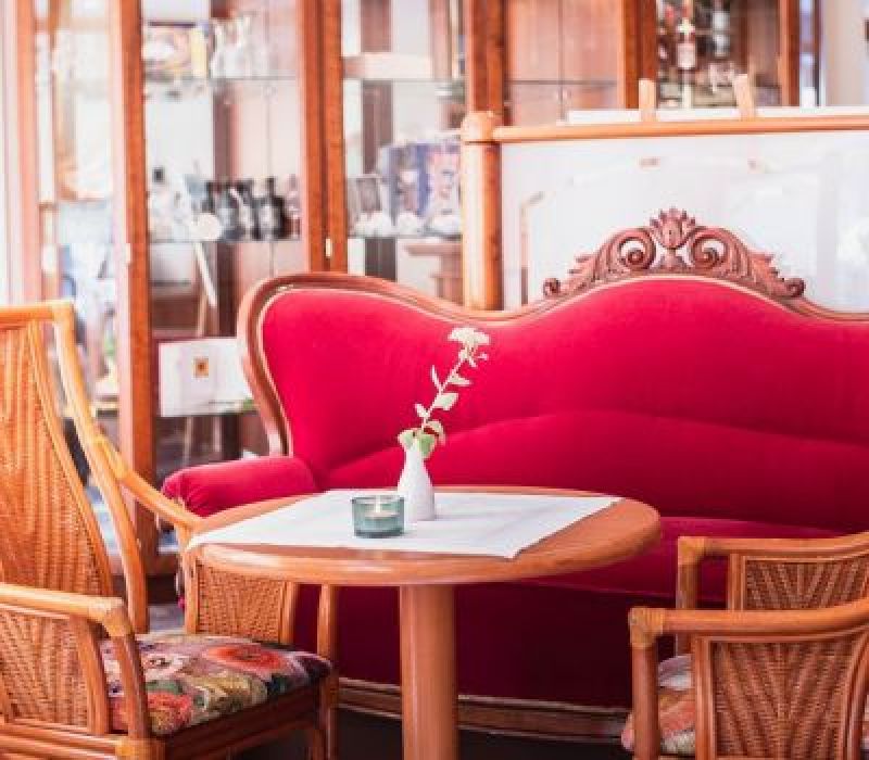 Restaurant mit Sofa